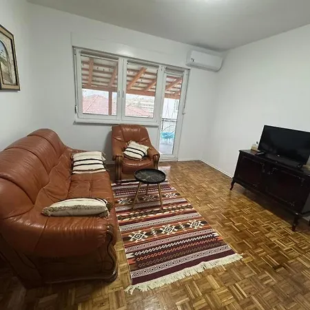 E&a Jasmina Okanovic Апартаменты Gradacac